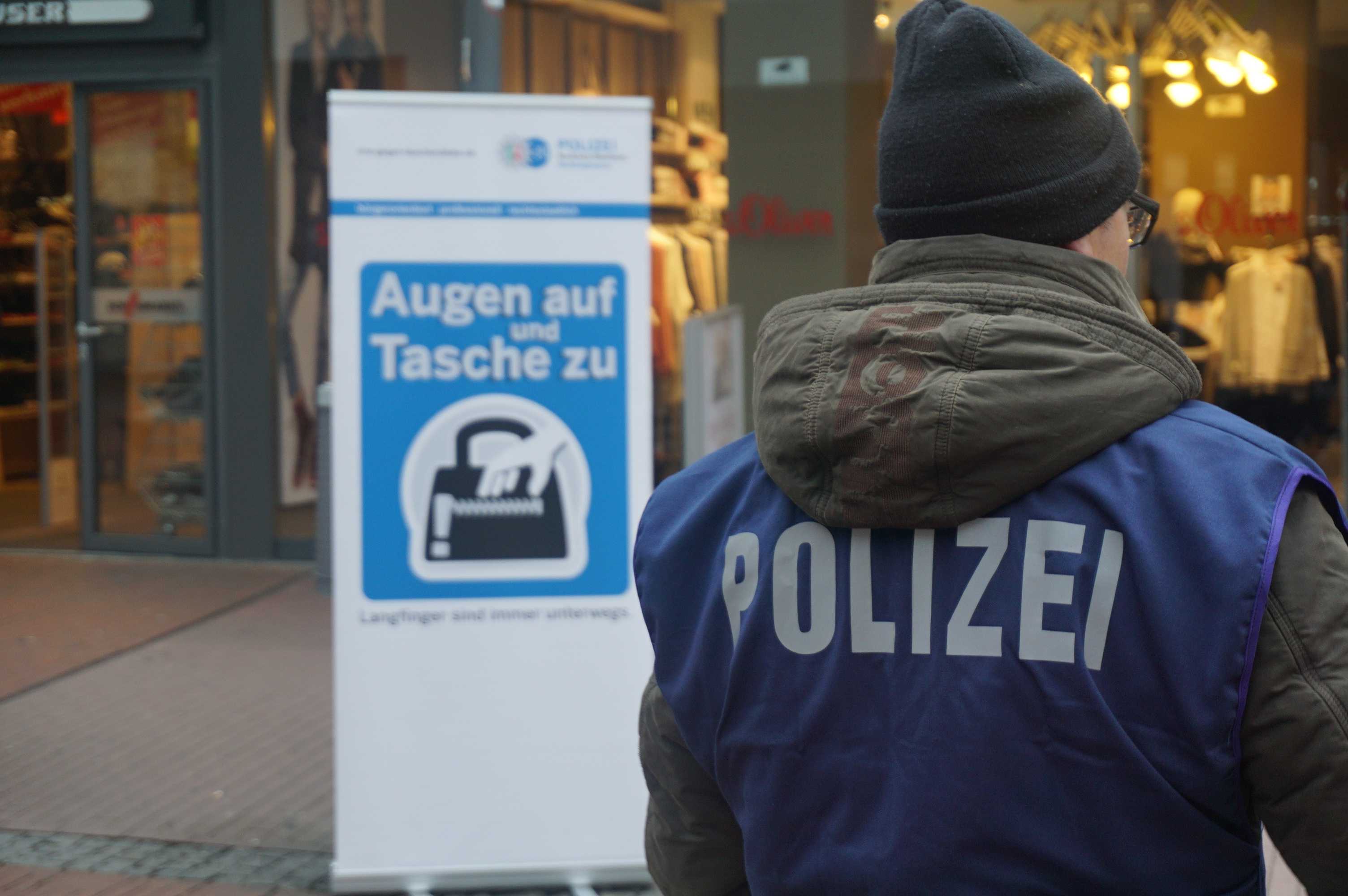 Bild Augen auf und Tasche zu