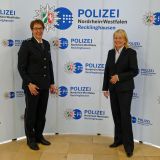 Polizeipräsidentin Friederike Zurhausen hat Esther Arnold-Strunz (li.) die Leitung der Polizeiwache Castrop-Rauxel übertragen.