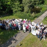 Unterstützer des Crash Kurs NRW im Zuständigkeitsbereich des Polizeipräsidiums Recklinghausen bei der Feier am Haus Vogelsang in Datteln-Ahsen. Mit im Bild sind NRW-Innenminister Herbert Reul und Polizeipräsidentin Friederike Zurhausen. 