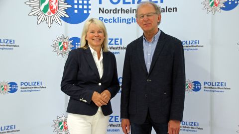 Bernhard auf der Springe mit Polizeipräsidentin Friederike Zurhausen 