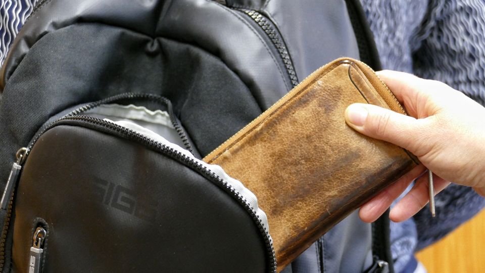 Symbolfoto Handtaschendiebstahl