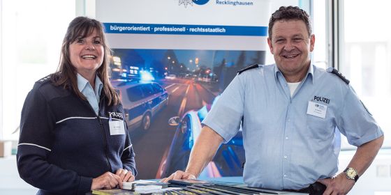 Eva Schulz und Udo Reglinski, die Einstellungsberater des Polizeipräsidiums Recklinghausen.